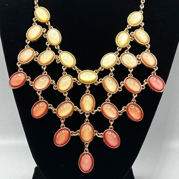 Vintage Fashion Statement Necklace ‎ 15.5 in + 2.5 in Ext. - Picture 1 of 3